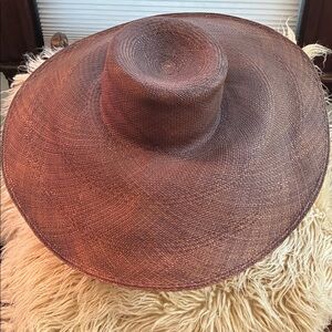 Large cocoa-brown “straw” hat in EUC